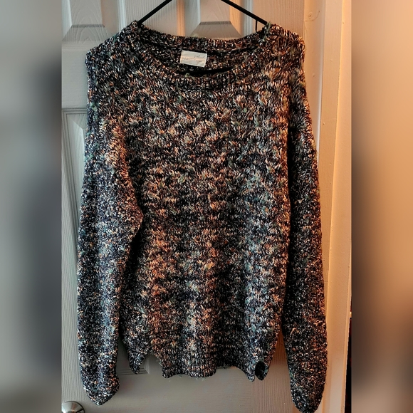 Sweater Size M Universal Thread - Picture 2 of 3